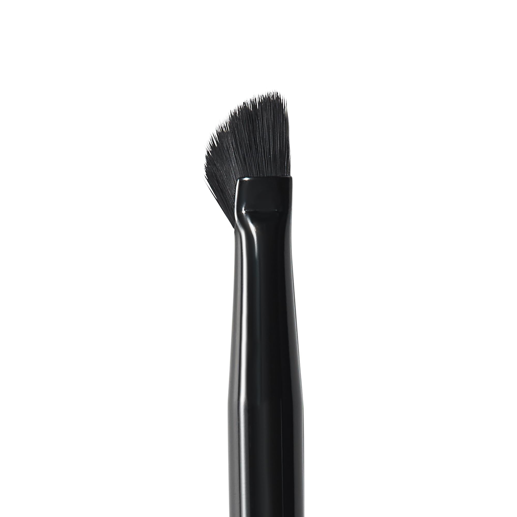e.l.f. Wing It Liner Brush, Curved Eyeliner Brush For Creating a Precise Winged Look, Made With Synthetic Bristles, Vegan & Cruelty-Free